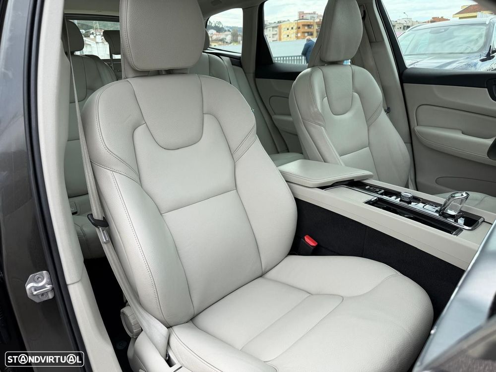 Volvo XC 60 2.0 T8 PHEV Inscription AWD - 16