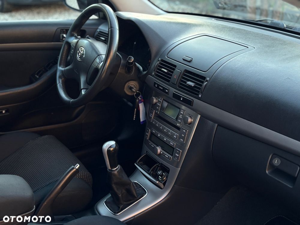 Toyota Avensis 1.8 VVT-i Sol - 16