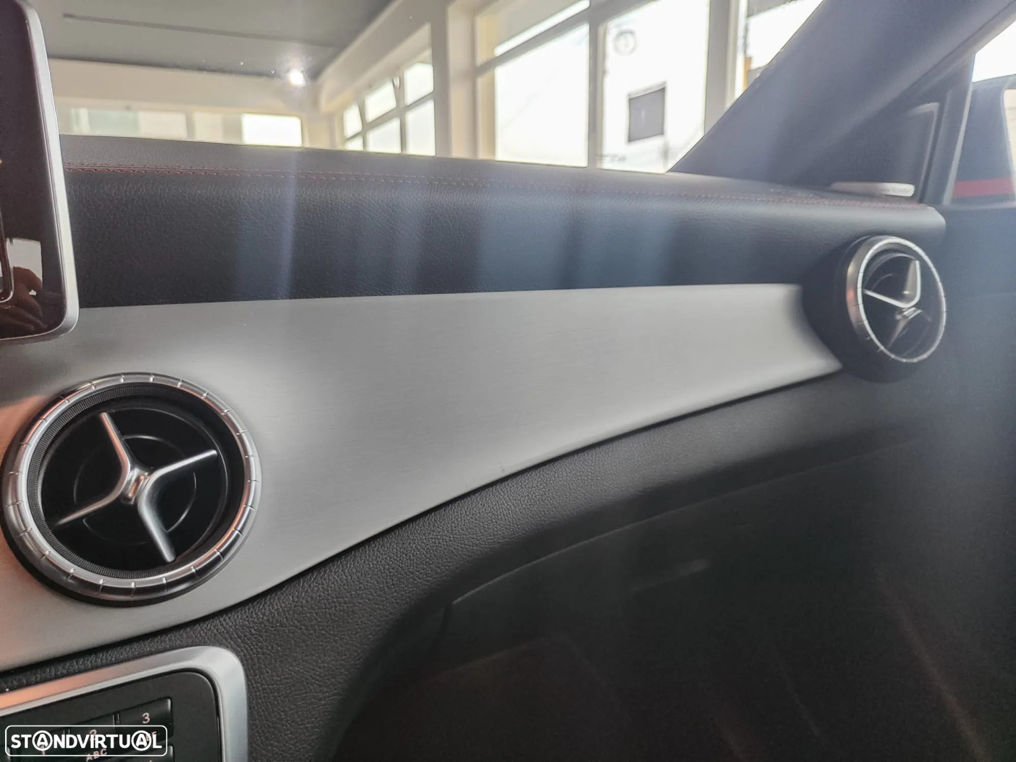 Mercedes-Benz CLA 45 AMG 4-Matic - 40