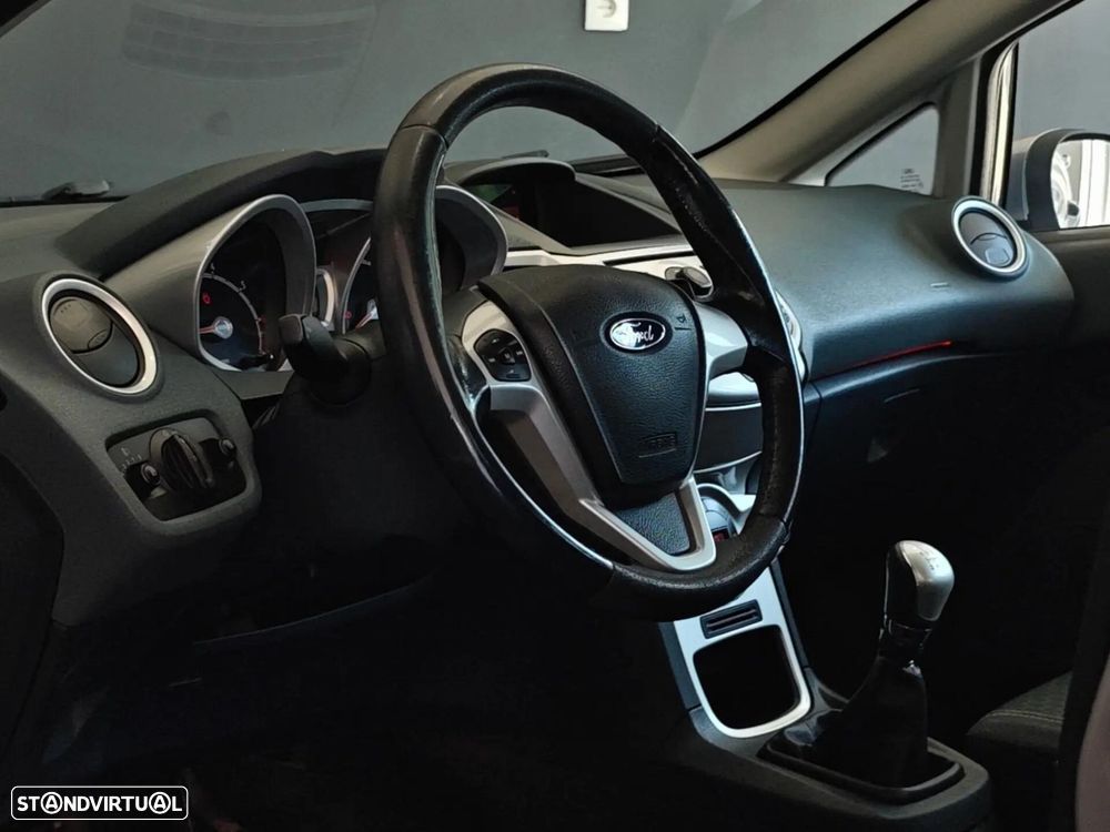 Ford Fiesta 1.25 Titanium - 28