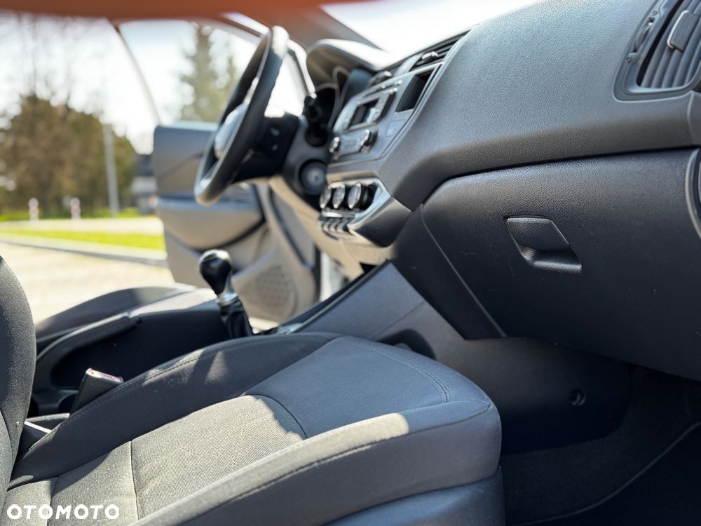 Kia Rio 1.2 Edition 7 - 17