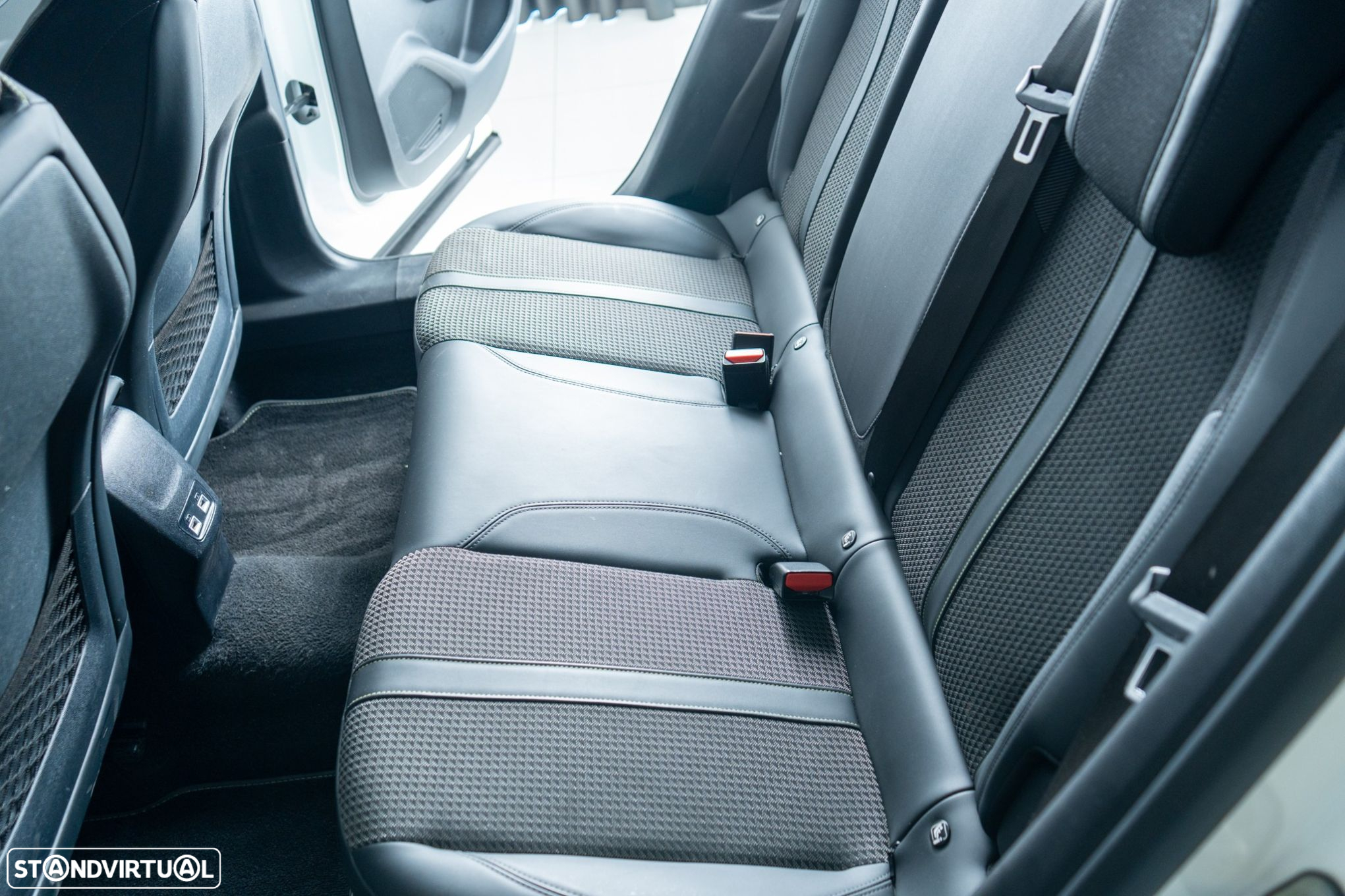 Peugeot 2008 - 12
