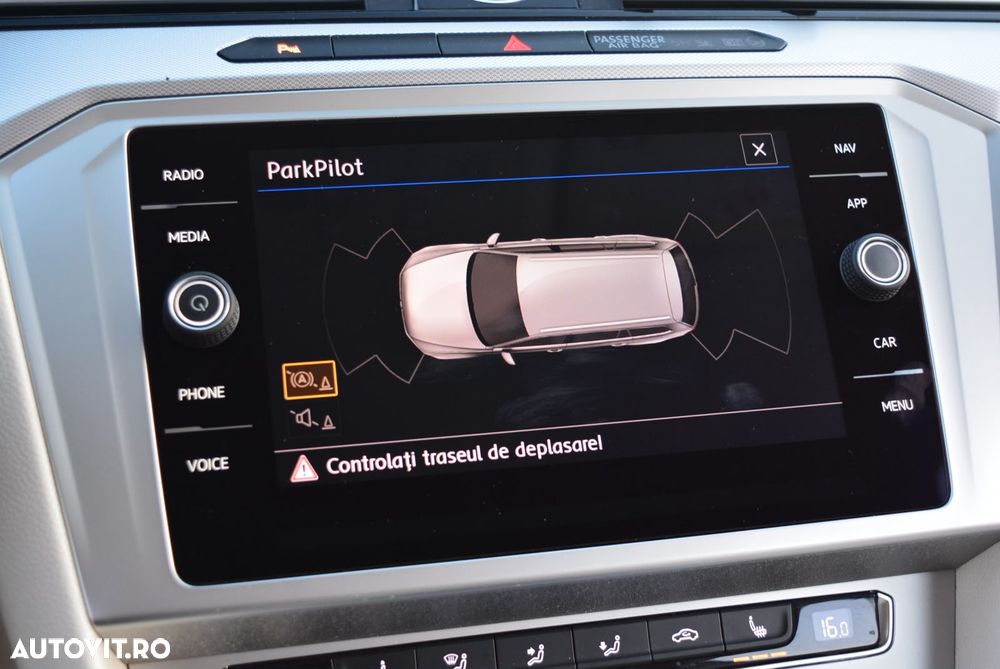 Volkswagen Passat - 14