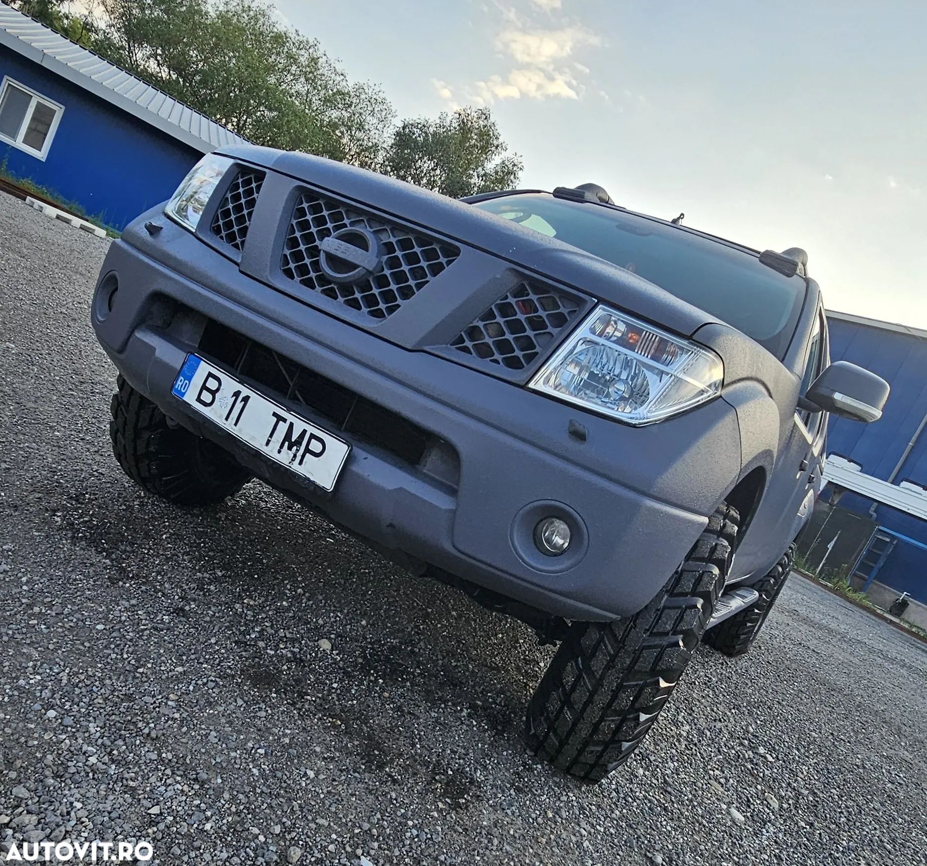 Nissan Navara 2.5 dCi DPF 4X4 Double Cab LE - 1