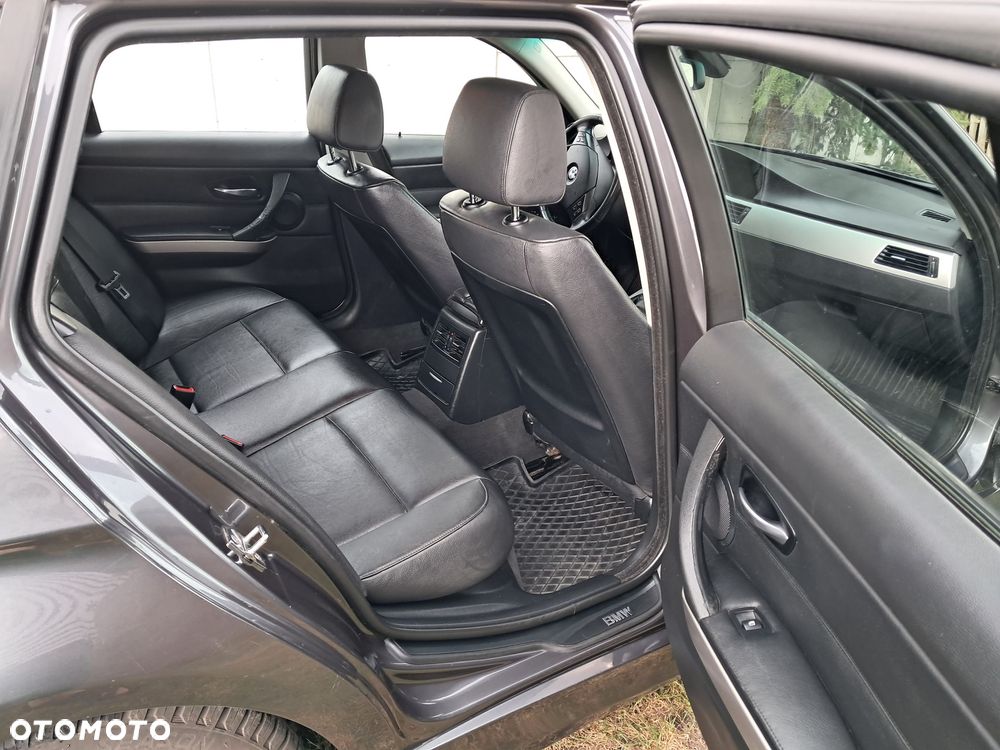 BMW Seria 3 320d - 17