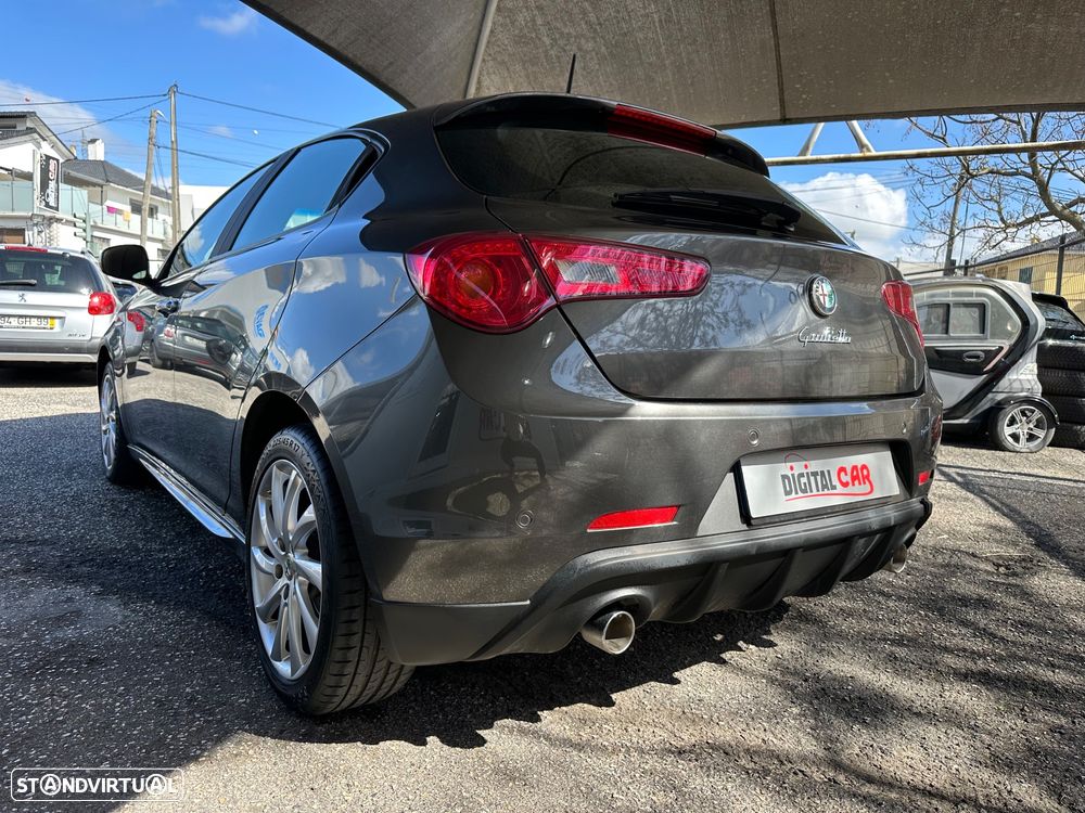 Alfa Romeo Giulietta 2.0 JTDM Trofeo - 6