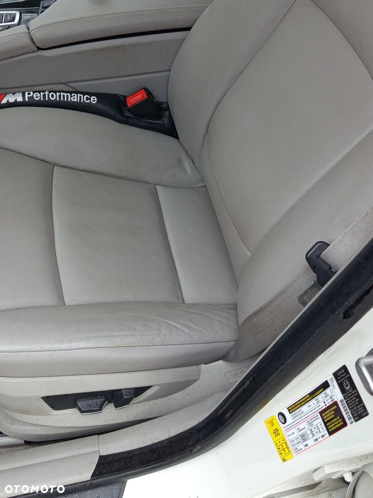 BMW Seria 5 528i - 10