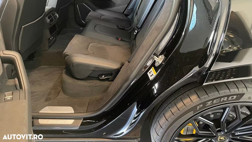 Lamborghini URUS - 16