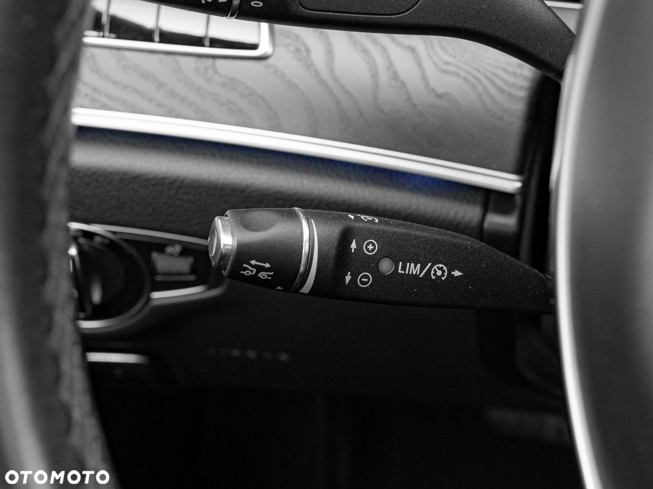 Mercedes-Benz Klasa E 350 d 4-Matic 9G-TRONIC - 21