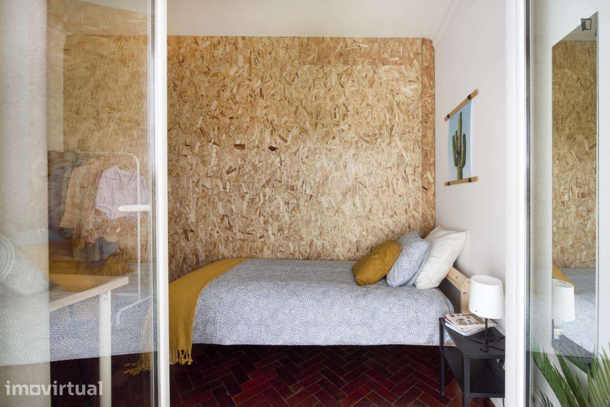Quarto - localizado em Intendente Lisbon - Grande imagem: 3/29