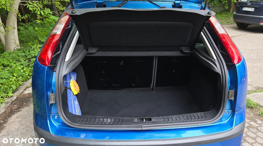 Ford Focus 1.6 16V Fun - 9