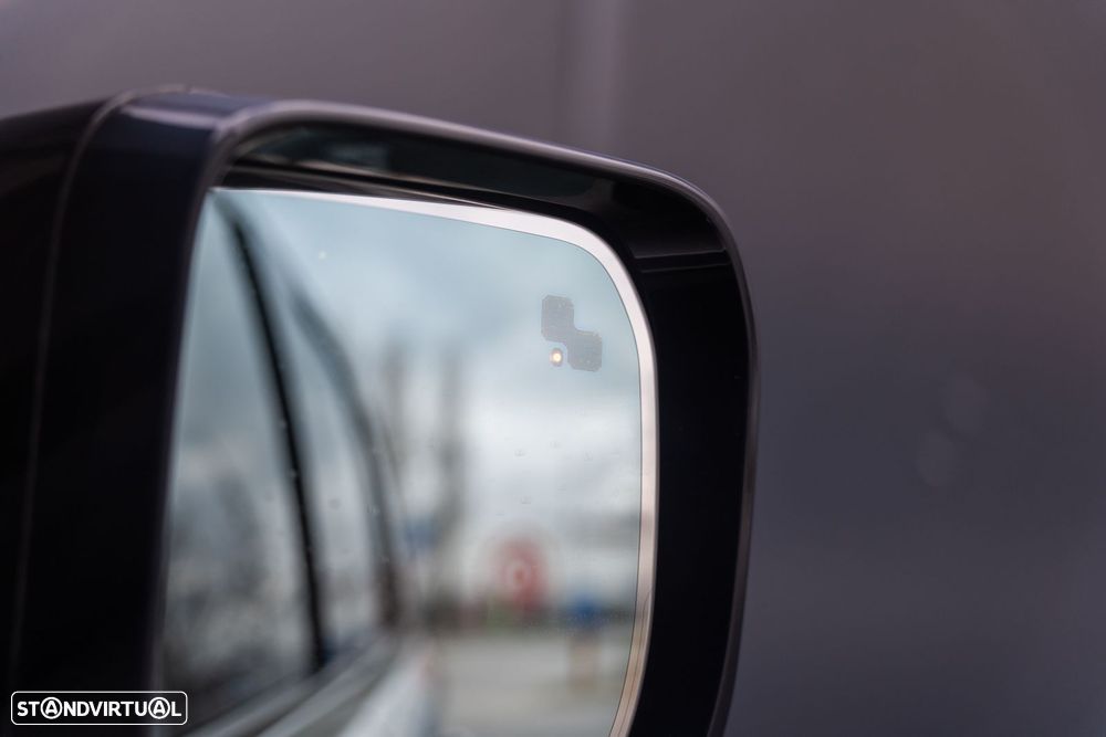 Land Rover Defender 2.0 D 110 AWD SE - 28