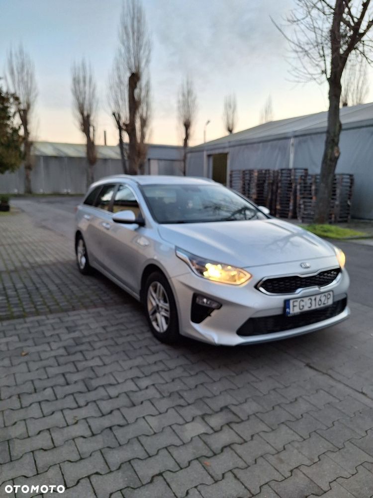 Kia Ceed 1.6 CRDi SCR M - 4