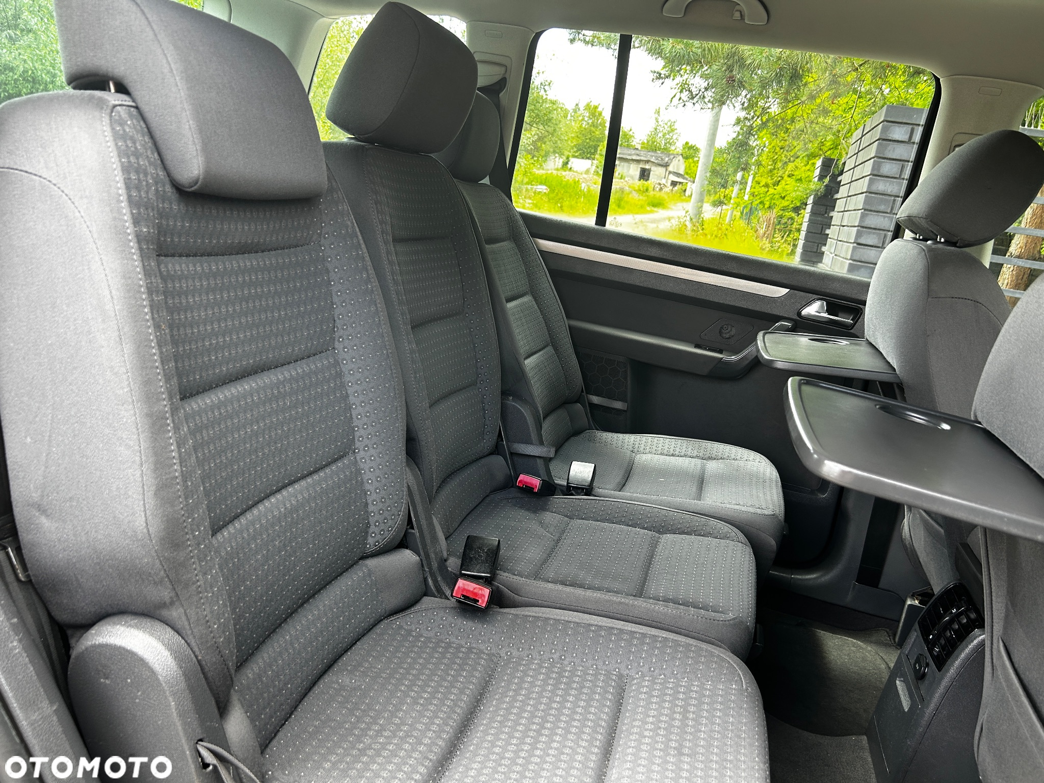 Volkswagen Touran 1.6 FSI Trendline - 11