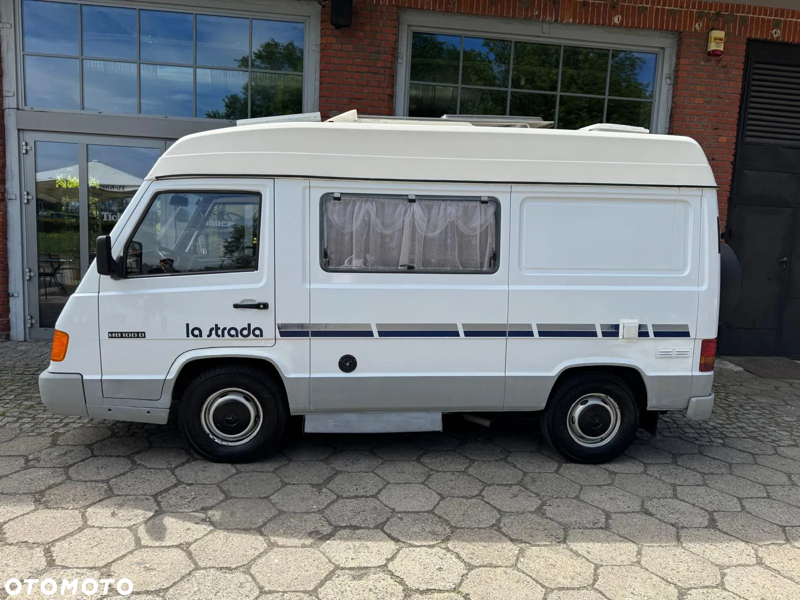 Mercedes-Benz MB 100 - 9