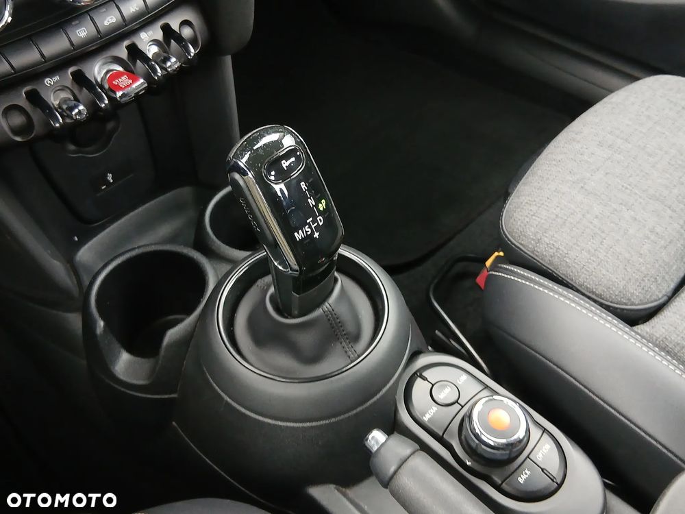 MINI Cooper Standard - 13