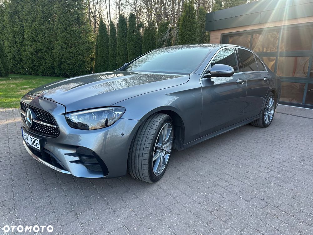 Mercedes-Benz Klasa E 200 4-Matic AMG - 4