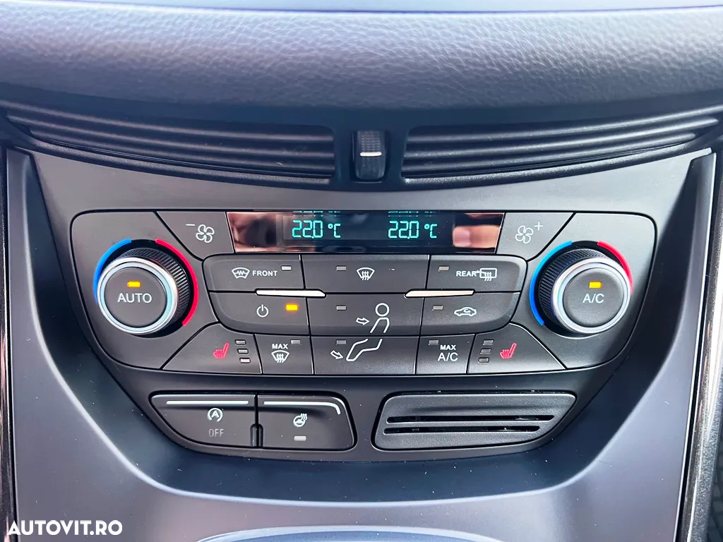 Ford Kuga 2.0 TDCi 4WD Powershift Titanium - 30