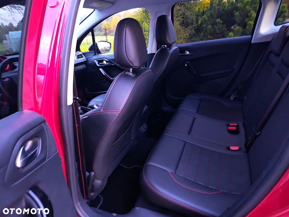 Peugeot 2008 BlueHDi FAP 120 STOP & START GT-Line Edition - 10