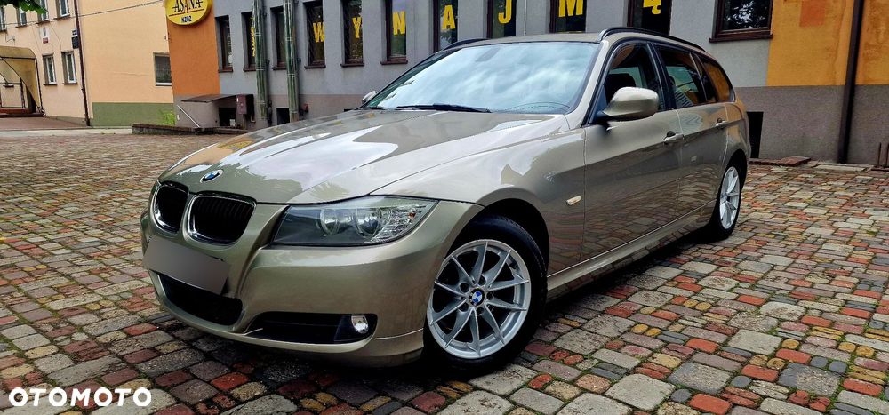 BMW Seria 3 320d DPF Edition Sport - 27