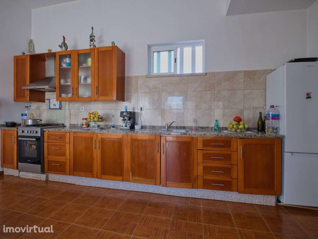 Moradia independente T2 + Anexo T3 , para venda, Óbidos - Grande imagem: 3/23