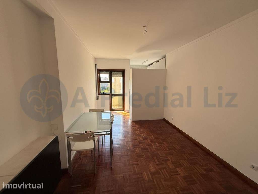 Apartamento T1 - Antas / Praça Velasquez - Grande imagem: 2/18