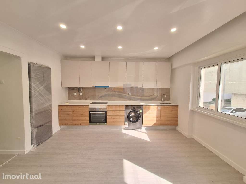 T2 totalmente remodelado, com suite, Damaia - Grande imagem: 4/23