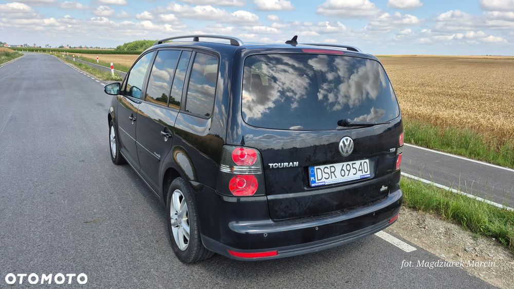Volkswagen Touran 1.9 TDI Highline DSG - 3