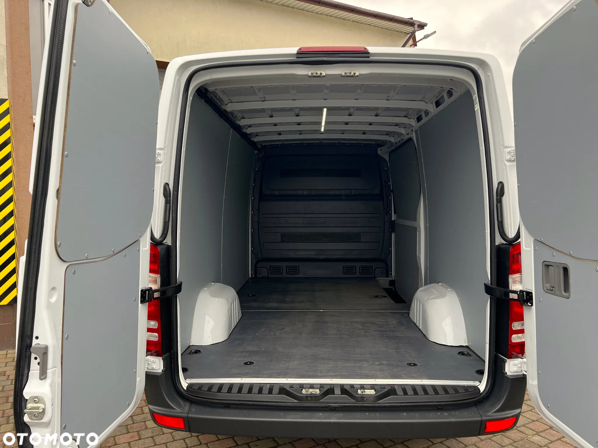 Mercedes-Benz Sprinter L2H1 - 9