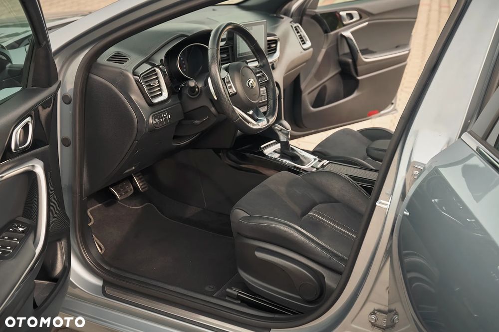 Kia Ceed 1.4 T-GDI DCT OPF GT Line - 17