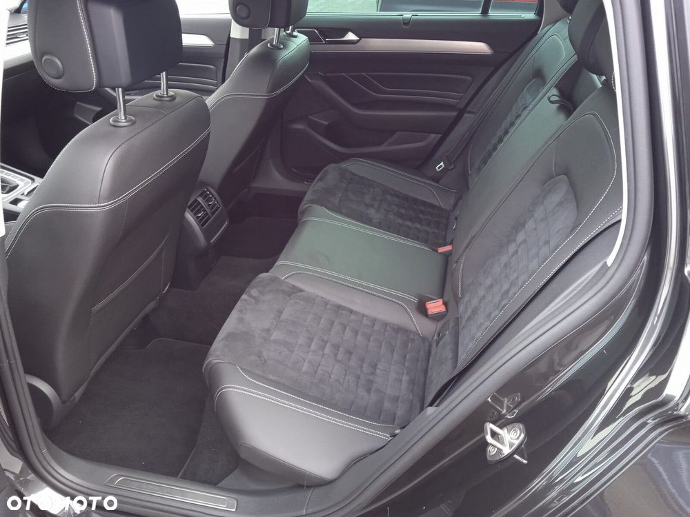Volkswagen Passat - 13