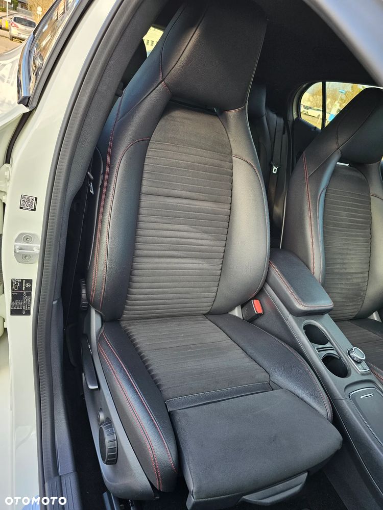 Mercedes-Benz GLA 200 7G-DCT AMG Line - 40