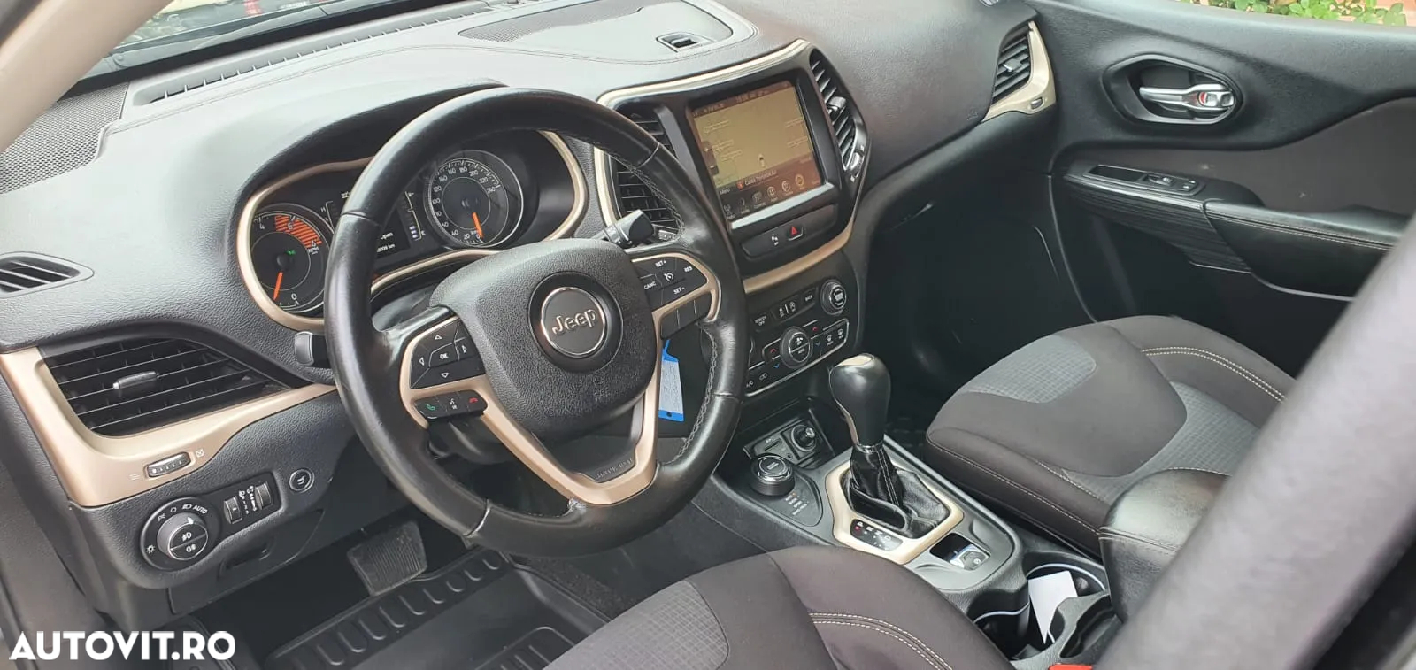 Jeep Cherokee - 11