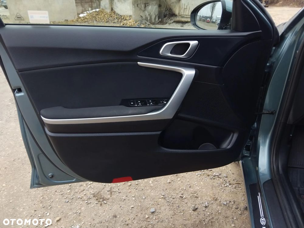 Kia Ceed 1.5 T-GDI M - 21