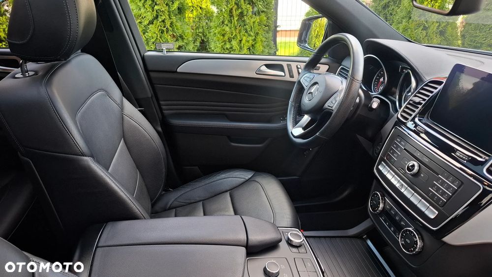 Mercedes-Benz GLE - 22