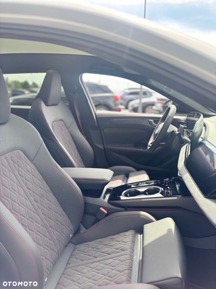 Audi A6 Avant - 14