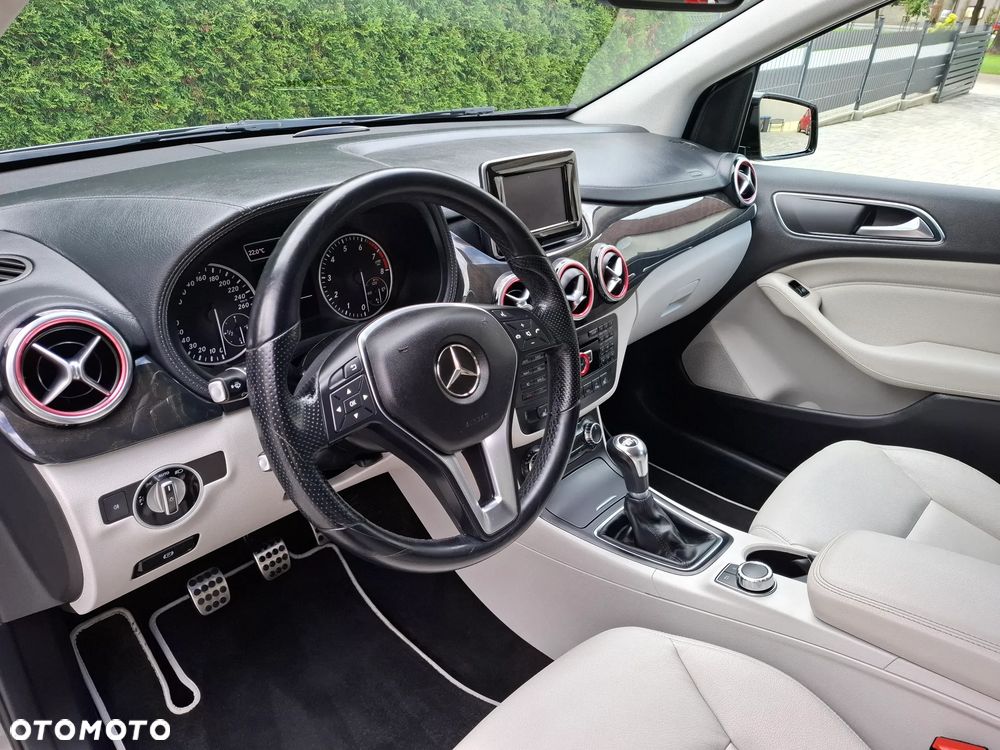 Mercedes-Benz Klasa B 200 (BlueEFFICIENCY) - 12