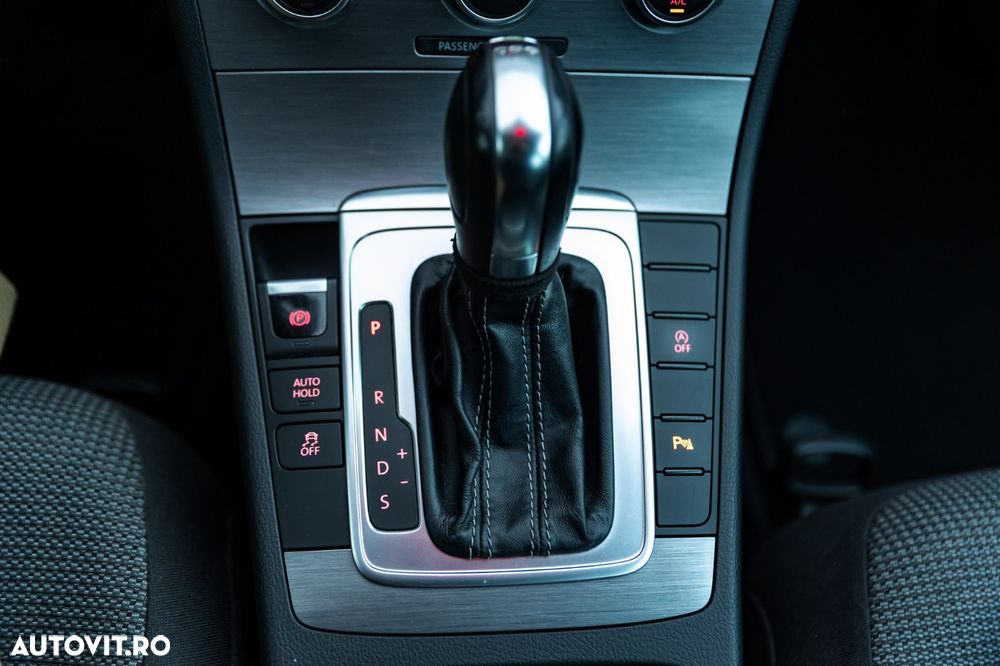 Volkswagen Passat 2.0 TDI DSG Highline - 17