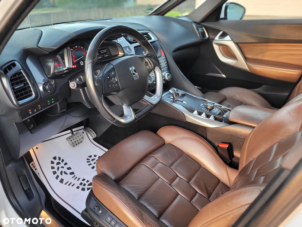 Citroën DS5 Hybrid4 Business Class - 13