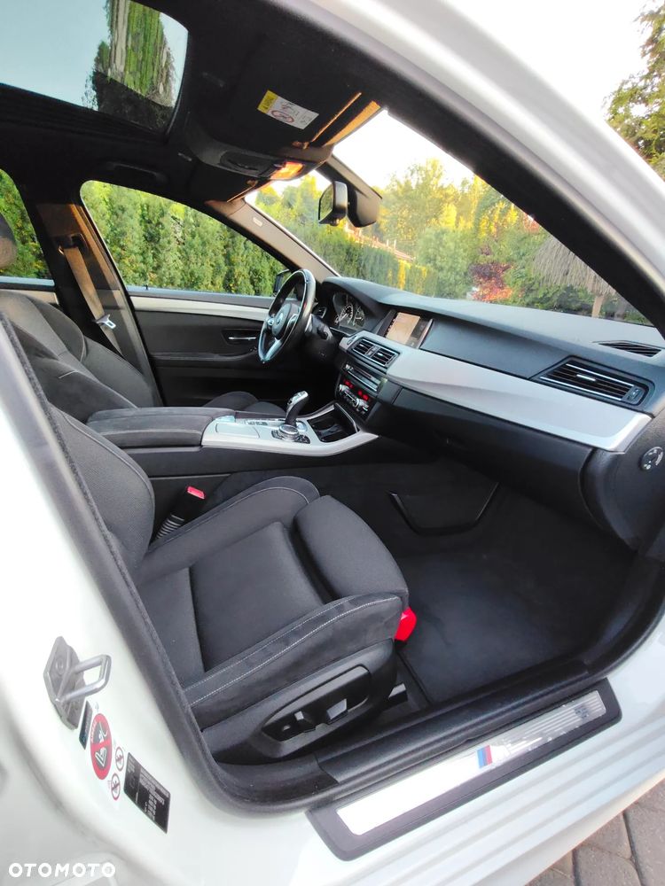 BMW Seria 5 528i xDrive - 15