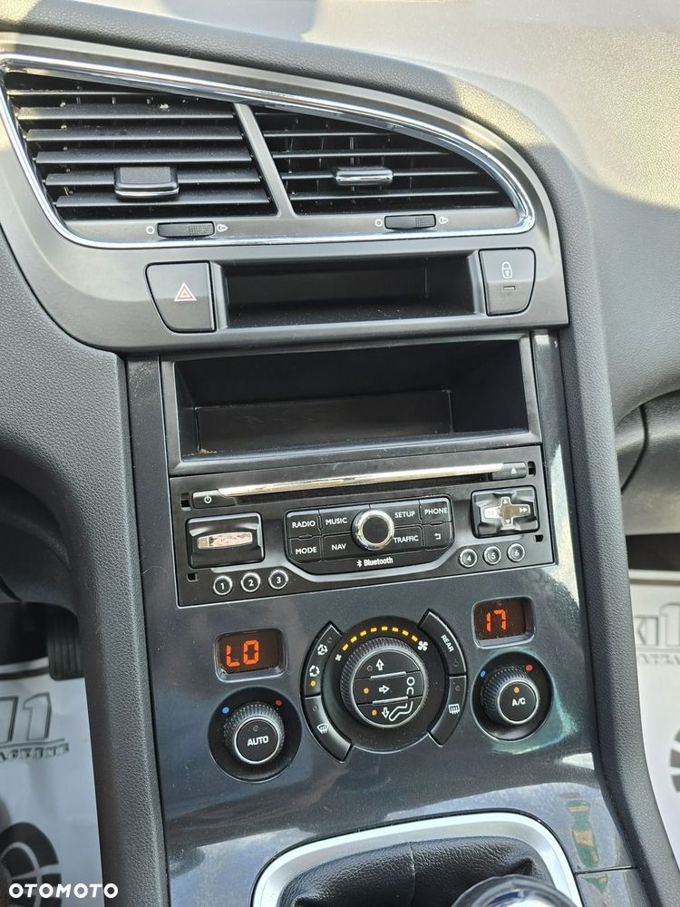 Peugeot 5008 - 29