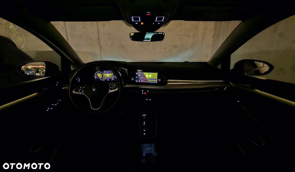 Volkswagen Golf VIII 1.5 eTSI Style DSG - 11