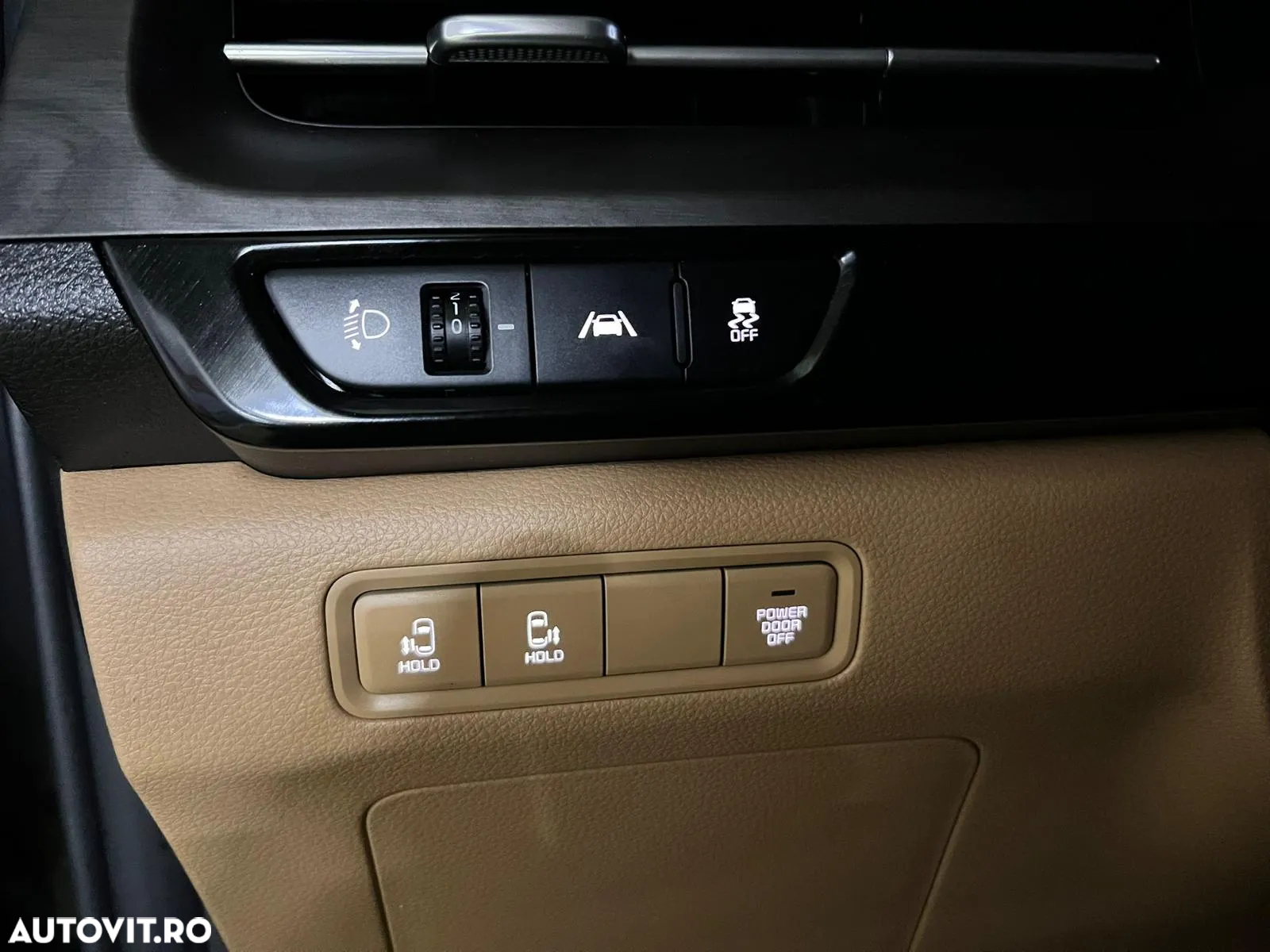 Kia Carnival - 29