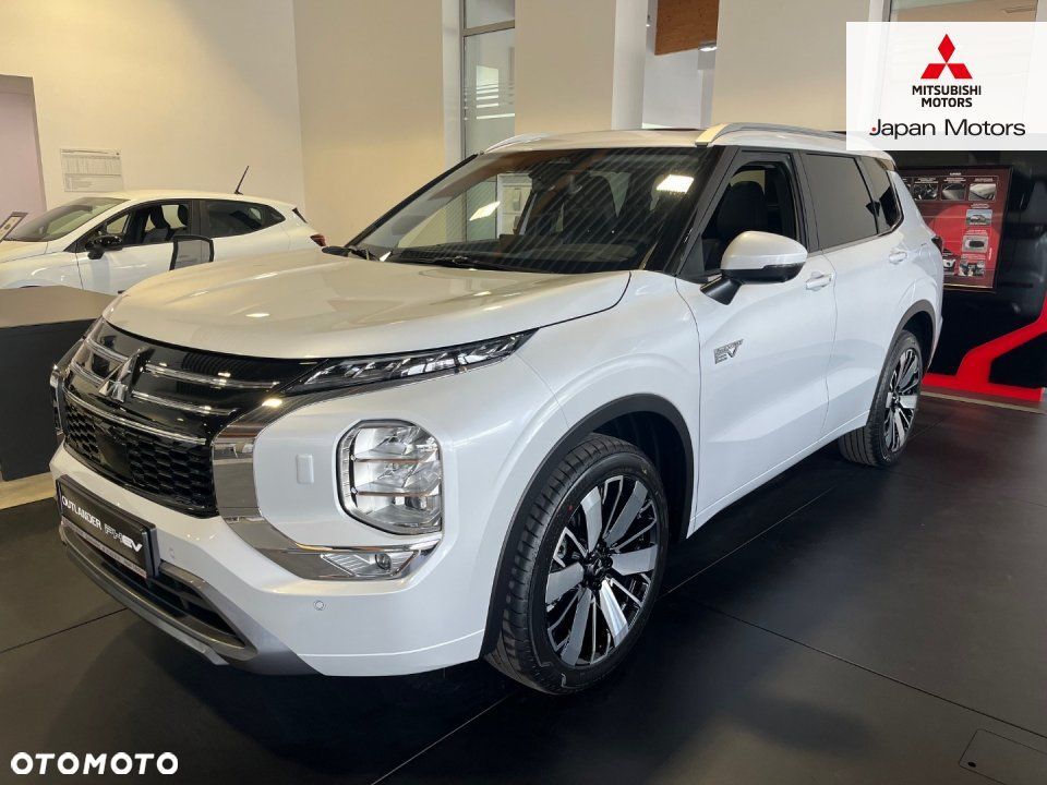 Mitsubishi Outlander - 1