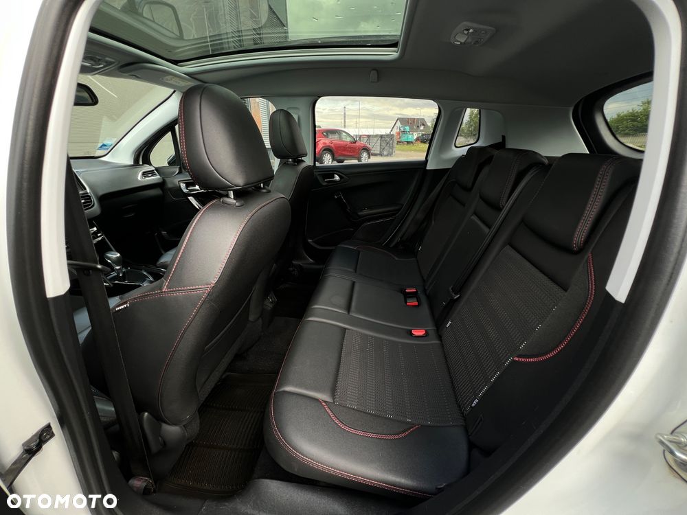 Peugeot 2008 PureTech 110 Stop&Start EAT6 GT-Line Edition - 31