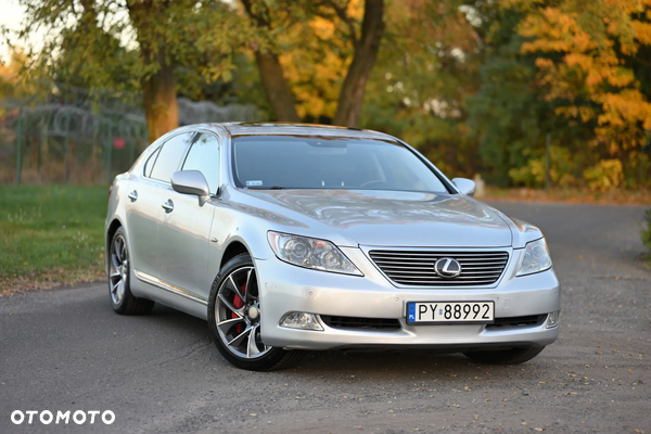 Lexus LS 460 Dynamic Line + Impression Line