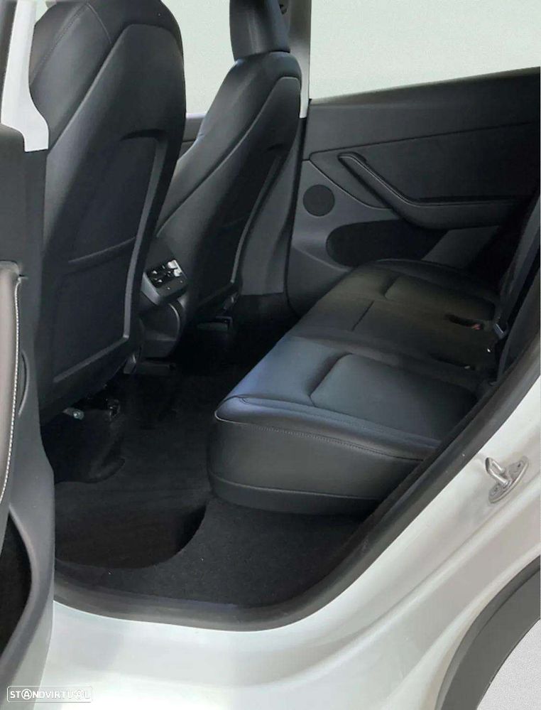 Tesla Model Y RWD - 13