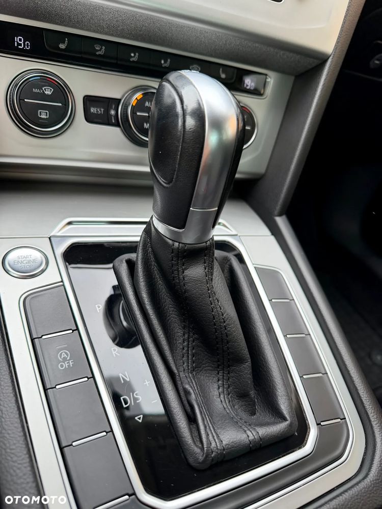 Volkswagen Passat 2.0 TDI BMT Comfortline DSG - 12