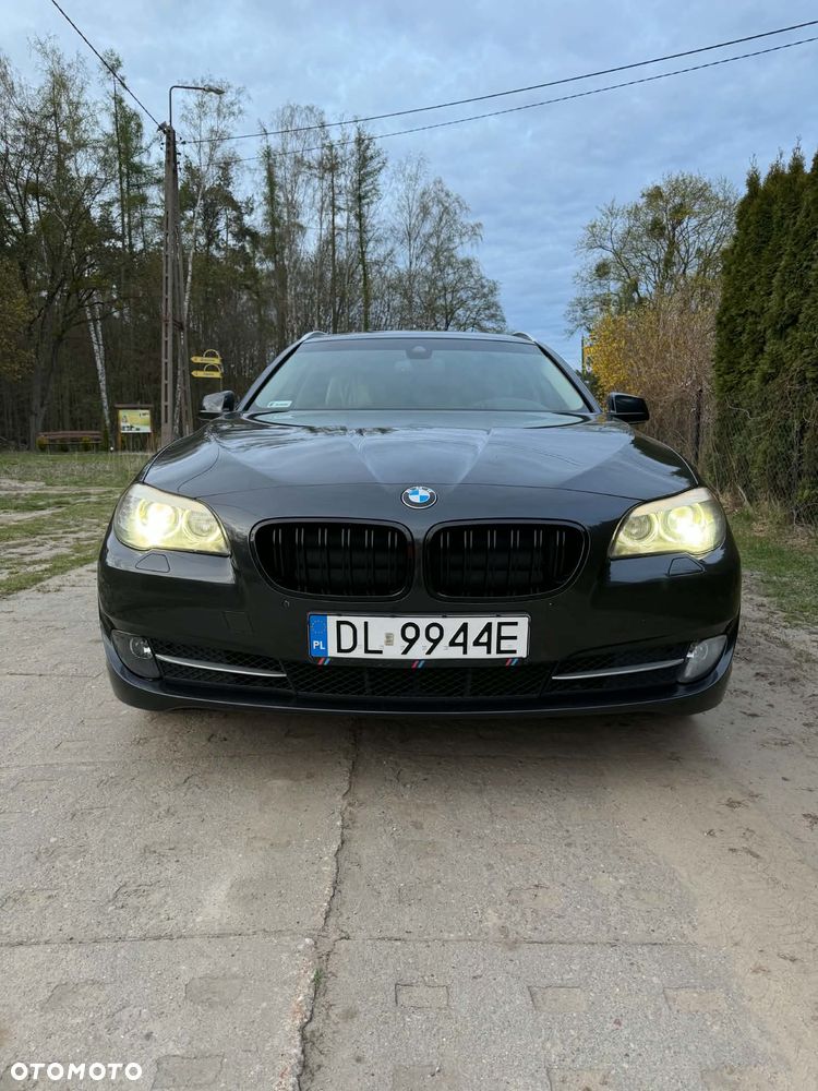 BMW Seria 5 525d xDrive - 10
