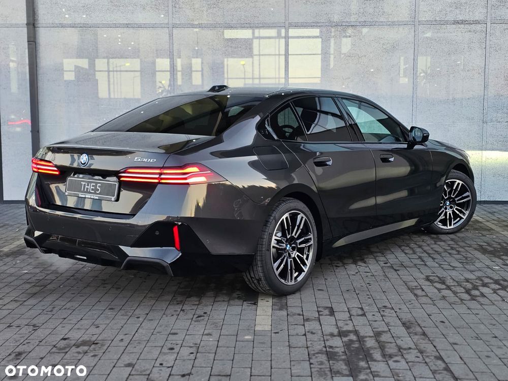 BMW Seria 5 530e xDrive PHEV - 5